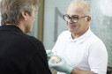 Dr. Tuncer im Patientengesprächhttps://plus.google.com/+DentarraZahnmedizinHeilbronn