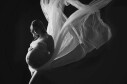 Aktfotografie in der Schwangerschaft - Babybauch Fotoshooting im Fotostudio Hannover