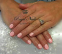 Bild: Royal Nails Nagelstudio & Beauty in München