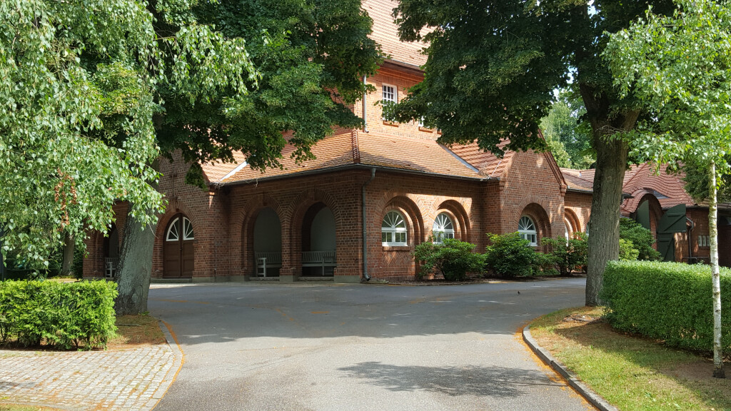 „Haus der Bestattung“ am Friedhof in Parchim - Logo