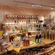 Spirituosen wie Whisky, Grappa, Gin, Rum, Limoncello, Arancello