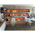 Showroom mit Wein und Feinkost