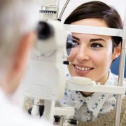 Donecker Optik Sehtest Brillen Kontaktlinsen Halle