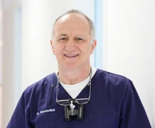 Dr. Wolfgang Sausmikat Mund- Kiefer- u. Gesichtschirurg / Zahnarzt Hannover