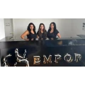 Die Schwestern Emine, Zehra und Hatice hei&szlig;en Sie herzlich willkommen im Empor Haus der Kosmetik