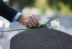 Friedhofsg&auml;rtnerei Doreen Peter - in der Friedhofsvilla Blumen Floristik Kr&auml;nze Neubrandenburg