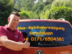 Wir bieten ihnen Glasreinigung, Büroreinigung, Grundreinigung, Unterhaltshilfe,