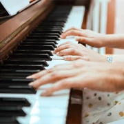 Gesangsunterricht - Stimmbildung - Klavierunterricht Neuburg