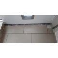 Bodenplatten zuschneiden und verlegen
