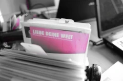 Logo LIEBE DEINE WELT Marketing GmbH