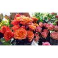 Frische Schnittblumen und Skulpturen aus nat&uuml;rlichen Materialien auch im Onlineshop
