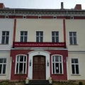 Hautpeingang zu Schloss