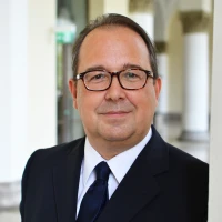 Dr. Michael Thorn