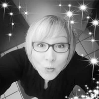Nina W. image