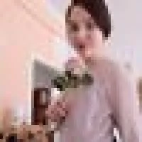 Vivien R. image