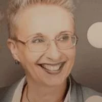 Dina H. image