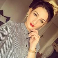 Julia M. image
