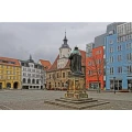 Rats-Apotheke auf dem Markt mit Hanfried und Rathaus