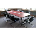 Besprechungszimmer mit Konferenztisch