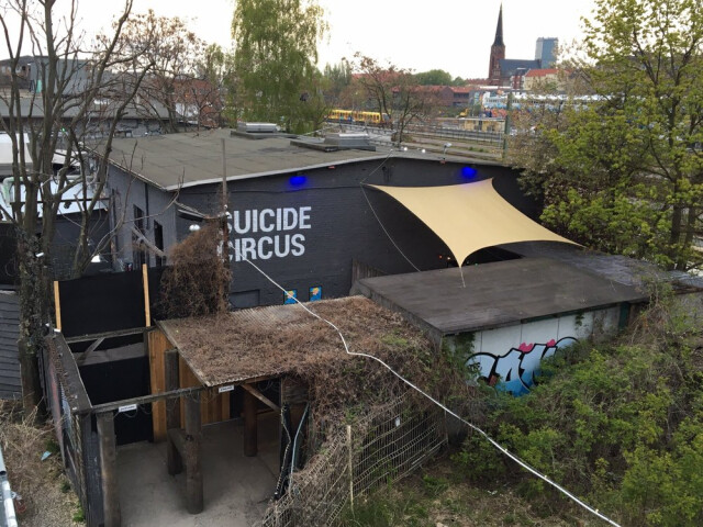 Suicide Circus Berlin Friedrichshain | Öffnungszeiten | Telefon | Adresse
