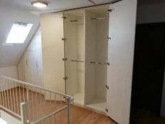 Innenleben Einbauschrank unter Dachschräge